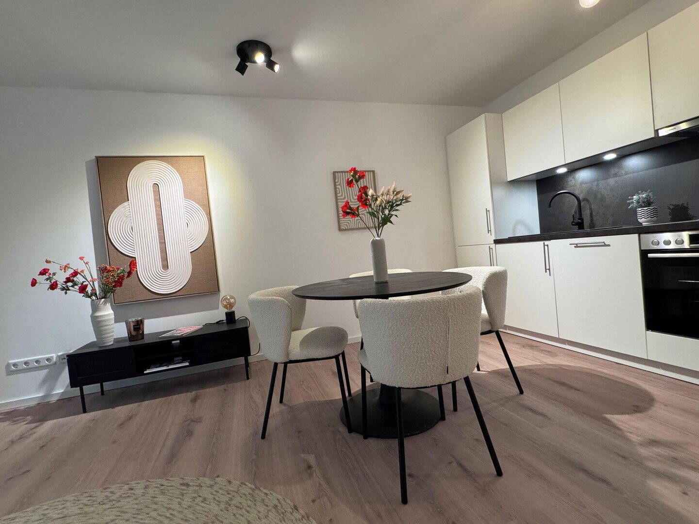 **2 Monate mietfrei** 2-Zimmer-Wohnung mit Balkon und Einbauküche – Nürnberg – Vorschaubild 7