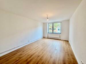 Frisch renovierte 2-Zimmer-Wohnung in begehrter Lage von Düsseldorf-Unterbilk - inklusive neuer Einbauküche – 40219 Düsseldorf – Vorschaubild 3