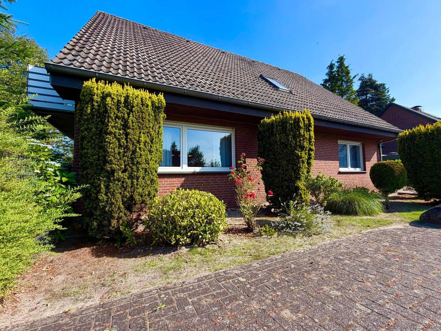 Wohntraum für zwei Generationen mit großem Garten in Spelle – Spelle – Vorschaubild 2