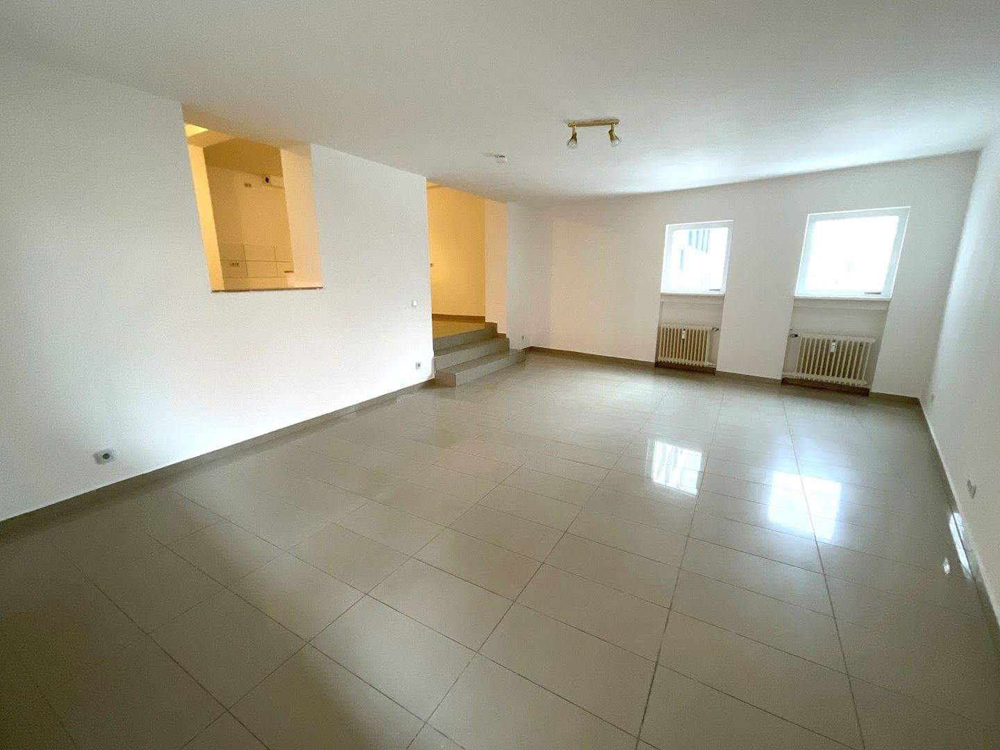 Großzügige 3-Zimmer-Wohnung in zentraler Lage – Nürnberg – Vorschaubild 2
