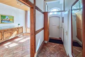Mit malerischem Wasserblick! Stilvolles Altstadthaus in begehrter Wohnlage auf der Altstadtinsel! – 23552 Lübeck – Vorschaubild 3