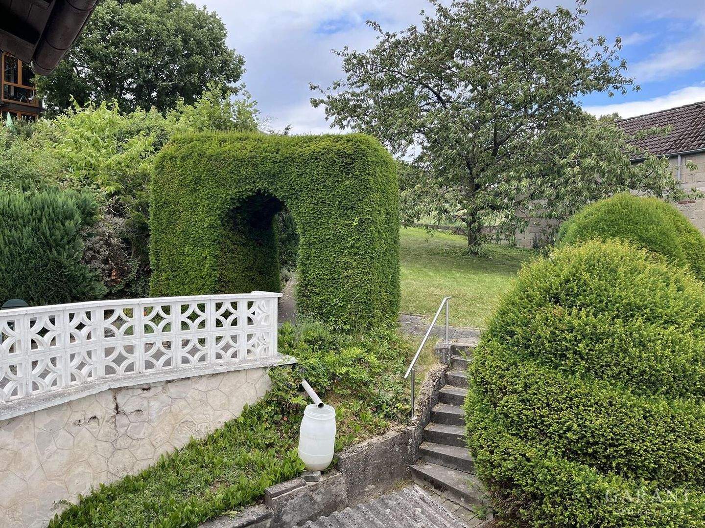 ***Einfamilienhaus mit großem Garten und Garage *** – Weilburg – Bild 1 von 9