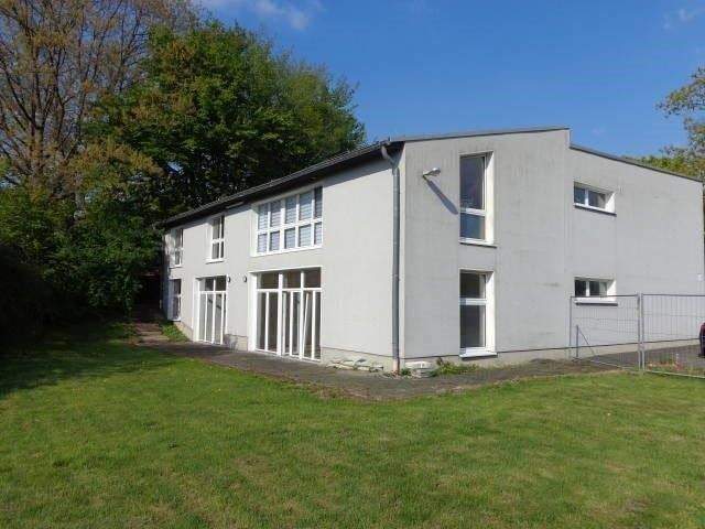 Vom Schulgebäude zum Mehrfamilienhaus mit 12 exklusiven Wohneinheiten – Gummersbach – Vorschaubild 2