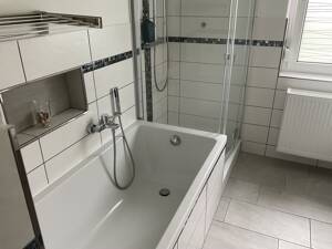 Charmante 4-Raum-Eigentumswohnung im Erdgeschoss - Ihr neues Zuhause wartet! – 6130 Halle (Saale) – Vorschaubild 9