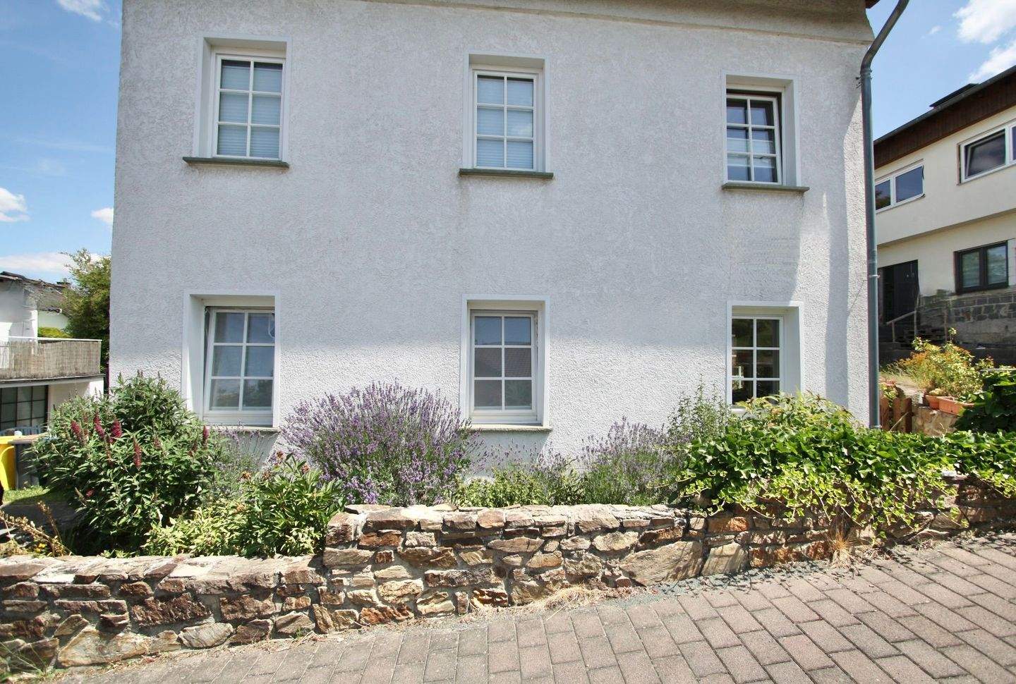 ***Fünf Minuten zur Stadt, fünf Schritte in die Natur...Idyllisch Wohnen in Oelsberg! – Oelsberg – Bild 1 von 9