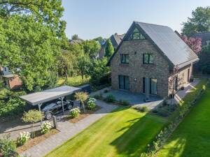 Exklusives Designerhaus am Naturschutzgebiet in Poppenbüttel - energieeffizient und bezugsbereit – 22399 Hamburg – Vorschaubild 1