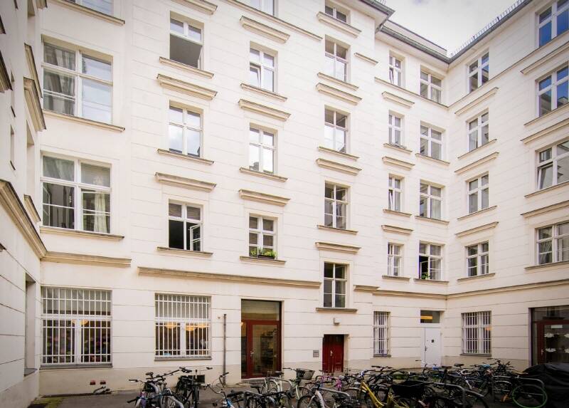 Im Gräfekiez: 2-Zimmer-Altbau im ruhigen Hinterhof – Berlin – Bild 1 von 9