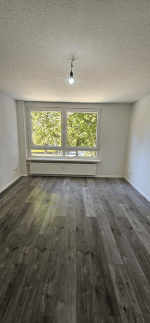 Frisch renovierte 4-Zimmer-Wohnung mit Balkon! – 45279 Essen – Vorschaubild 9