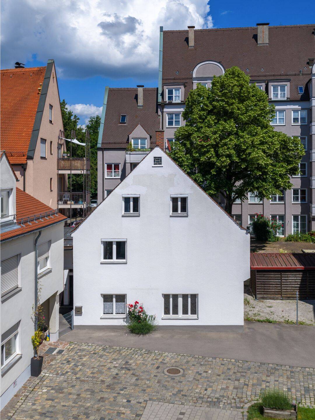 Sofort frei! Gepfl. Zweifamilienhaus in ruhiger, zentraler Lage in Augsburg-Innenstadt! – Augsburg – Vorschaubild 3