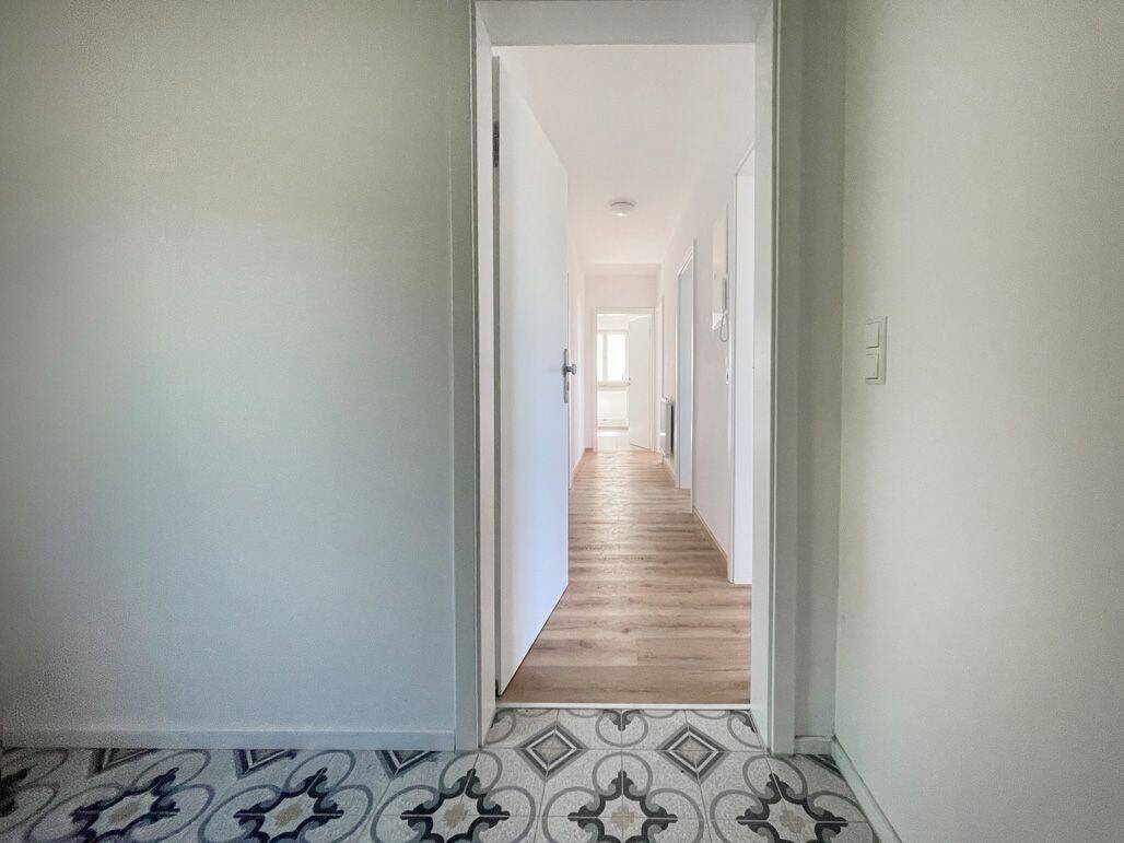 Erstbezug nach Sanierung! Schöne 3 Zimmer-Wohnung mit Einbauküche und tollem Fernblick – Stuttgart – Vorschaubild 5