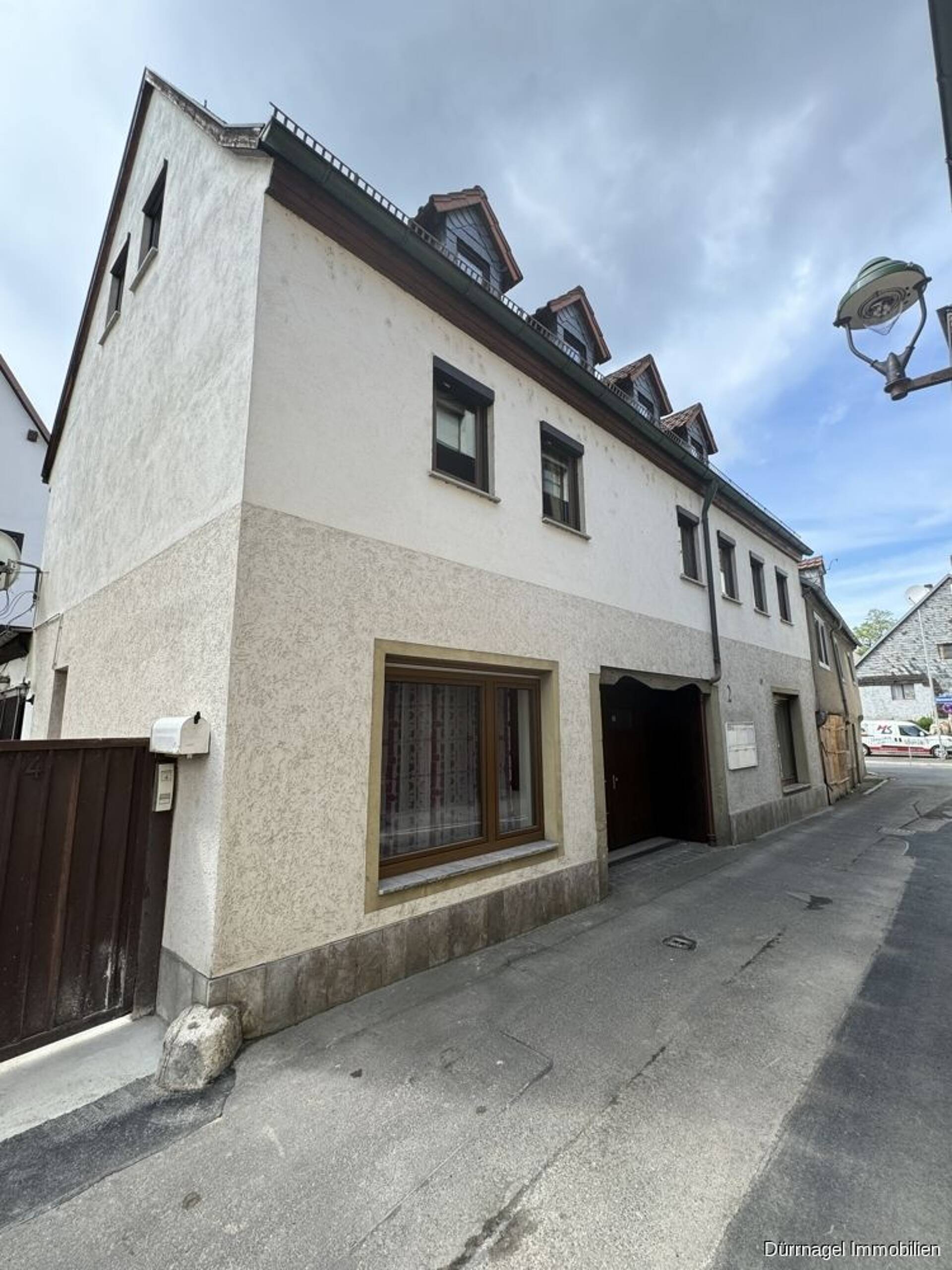 Mehrfamilienhaus in 97084 Würzburg mit 158 m² kaufen