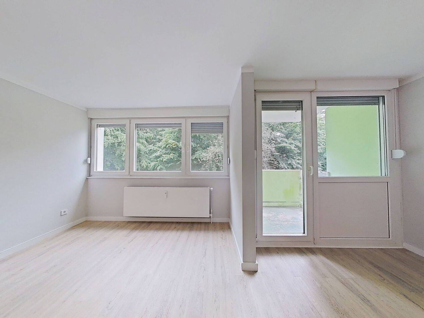 Moderne und hell gestaltete 3-Zimmer-Wohnung mit BALKON und EBK