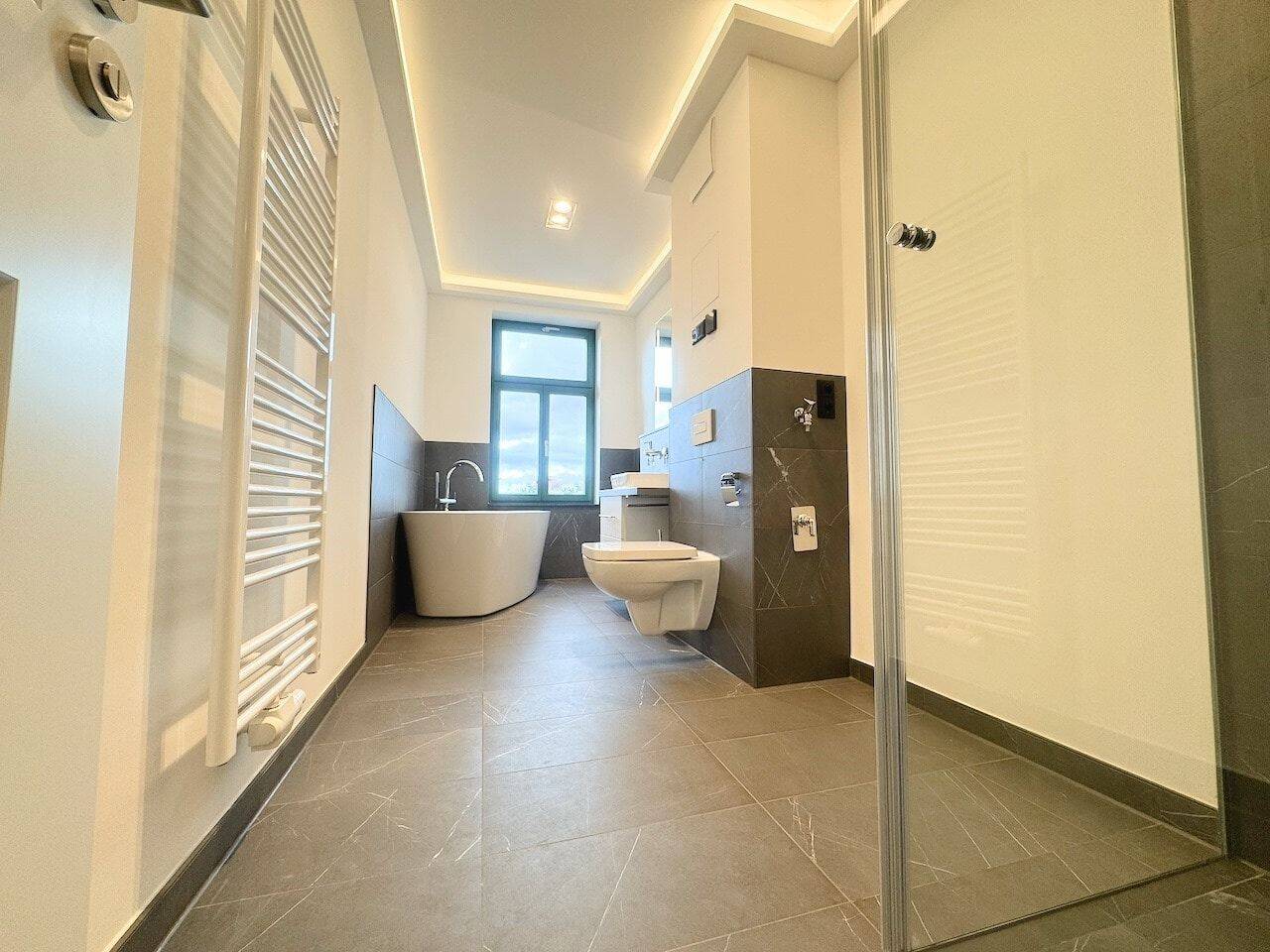 Genial! * Erstbezug * Parkett * Fußbodenheizung * Tageslichtbad * Wanne & Dusche * LED-Licht – Leipzig – Vorschaubild 2