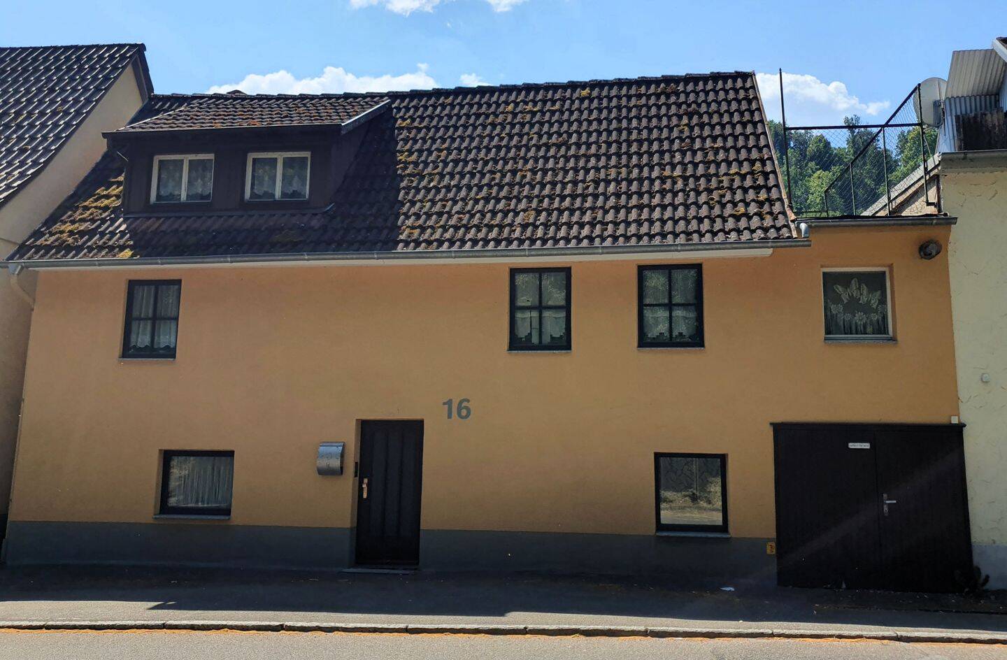 Einfamilien-Reihenendhaus mit Garage