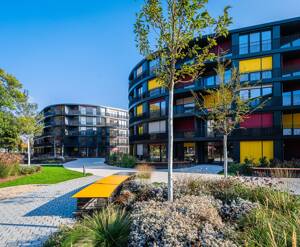 große 2-Zimmer Wohnung mit Loggia am Elbufer – Marina Garden