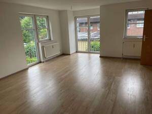6-Familienhaus, vermietet, TG-Platz sucht...