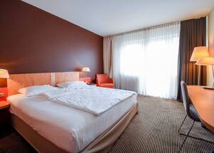 Gewinnpacht + mtl. Fix-Pacht: Hotelzimmer mit Stellplatz als Kapitalanlage in Frankfurt – 60486 Frankfurt am Main – Vorschaubild 2