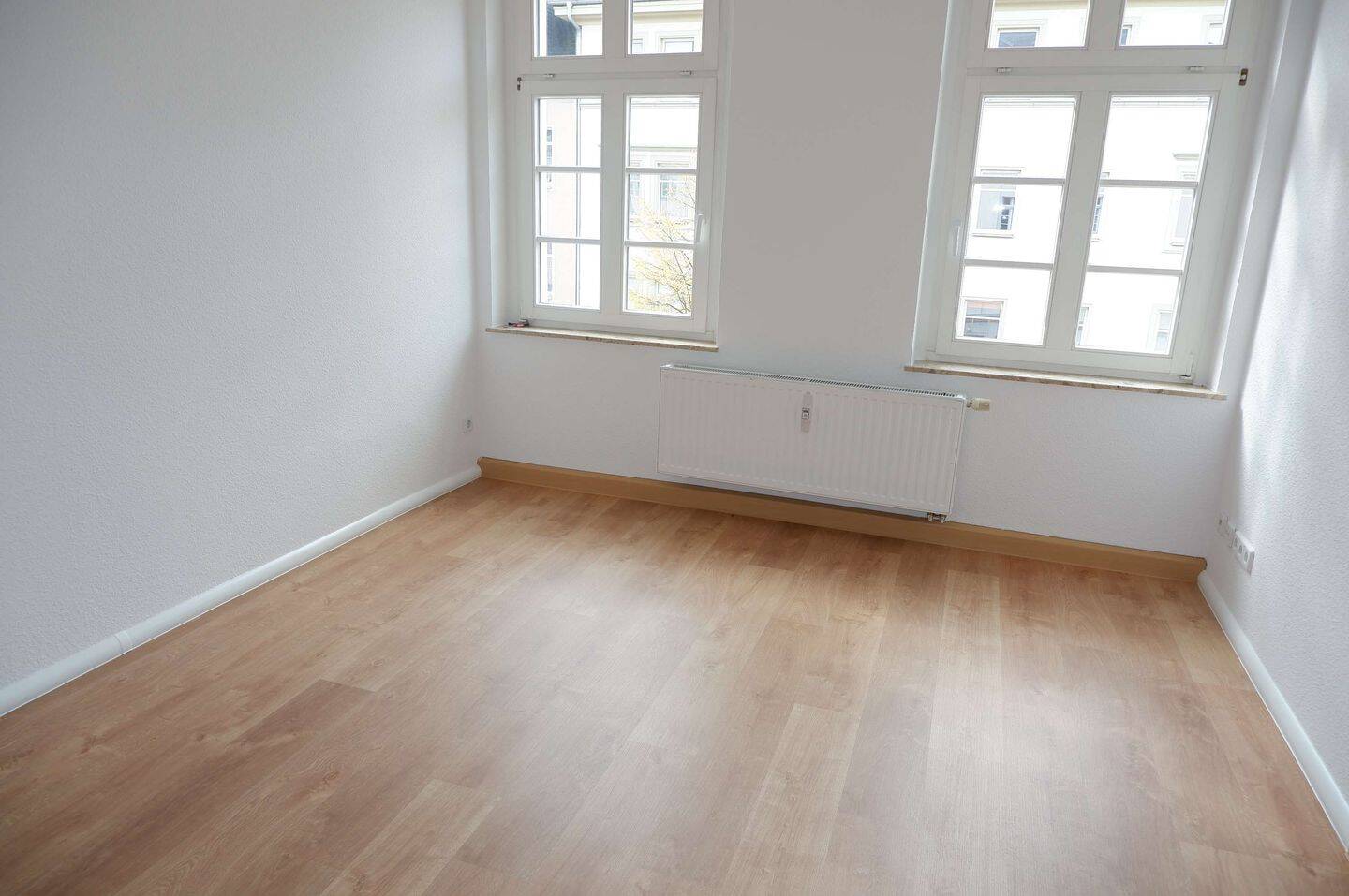 SEHEN STAUNEN WOHNEN ! im 2. OG -frei ab dem 1.8.26 – Chemnitz – Vorschaubild 3