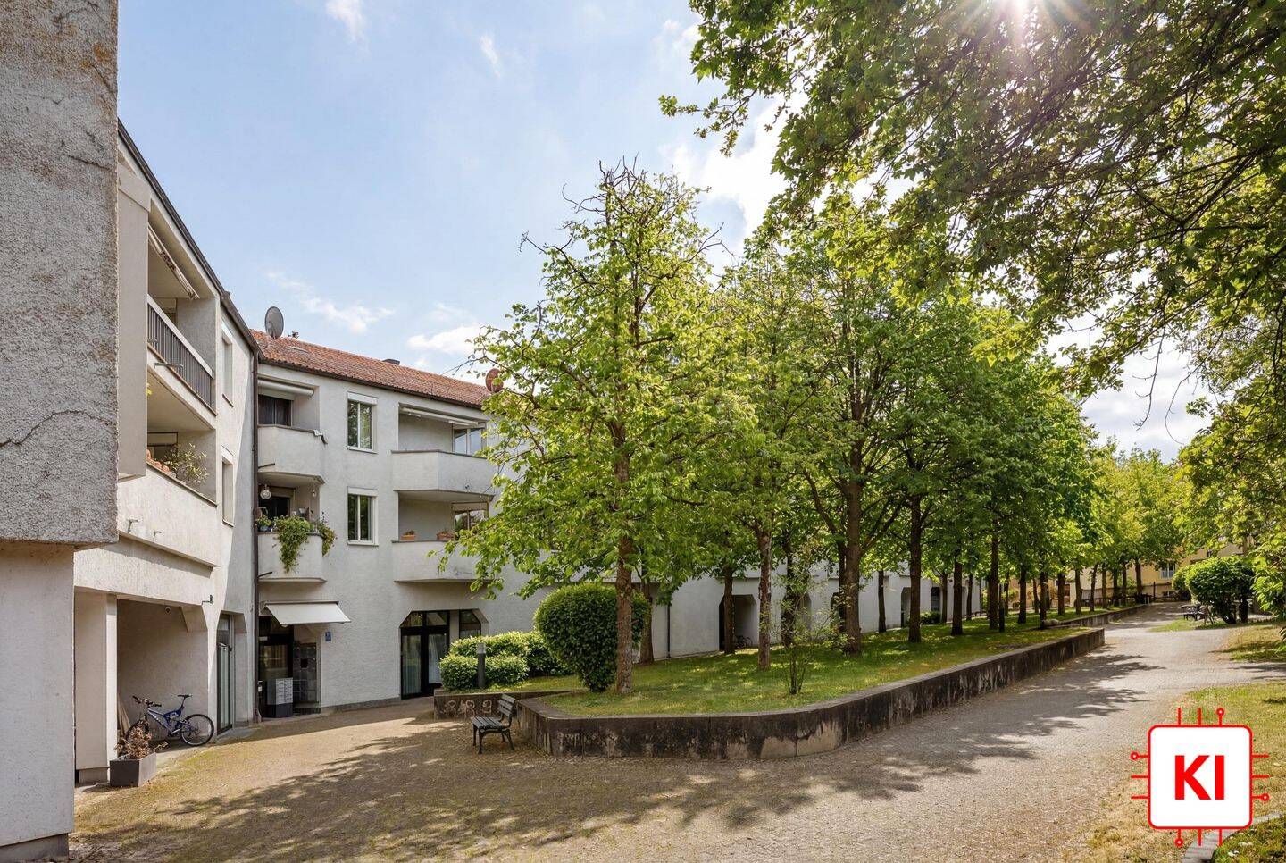 Renovieren und Einziehen! Gut geschnittene 3-Zimmer-Wohnung mit ruhigem Westbalkon