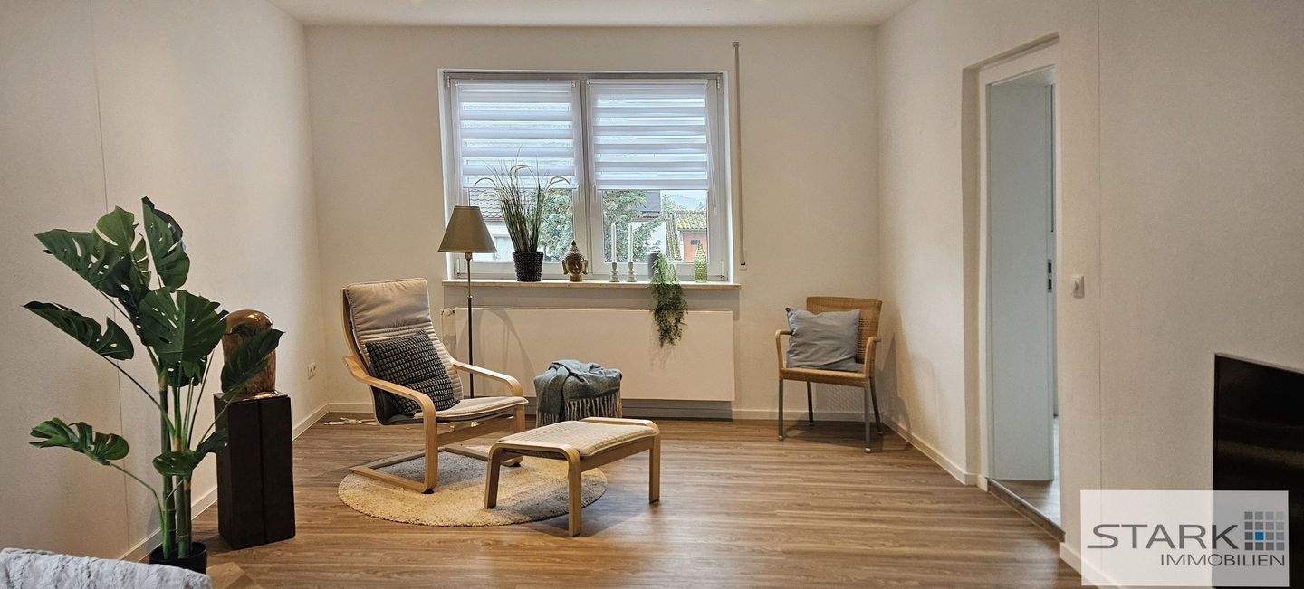 Ruhige Lage & lichtduchflutete Räume! Für eine Familie od. für 2 Parteien! TOP ZUSTAND! – Kleinrinderfeld – Vorschaubild 2