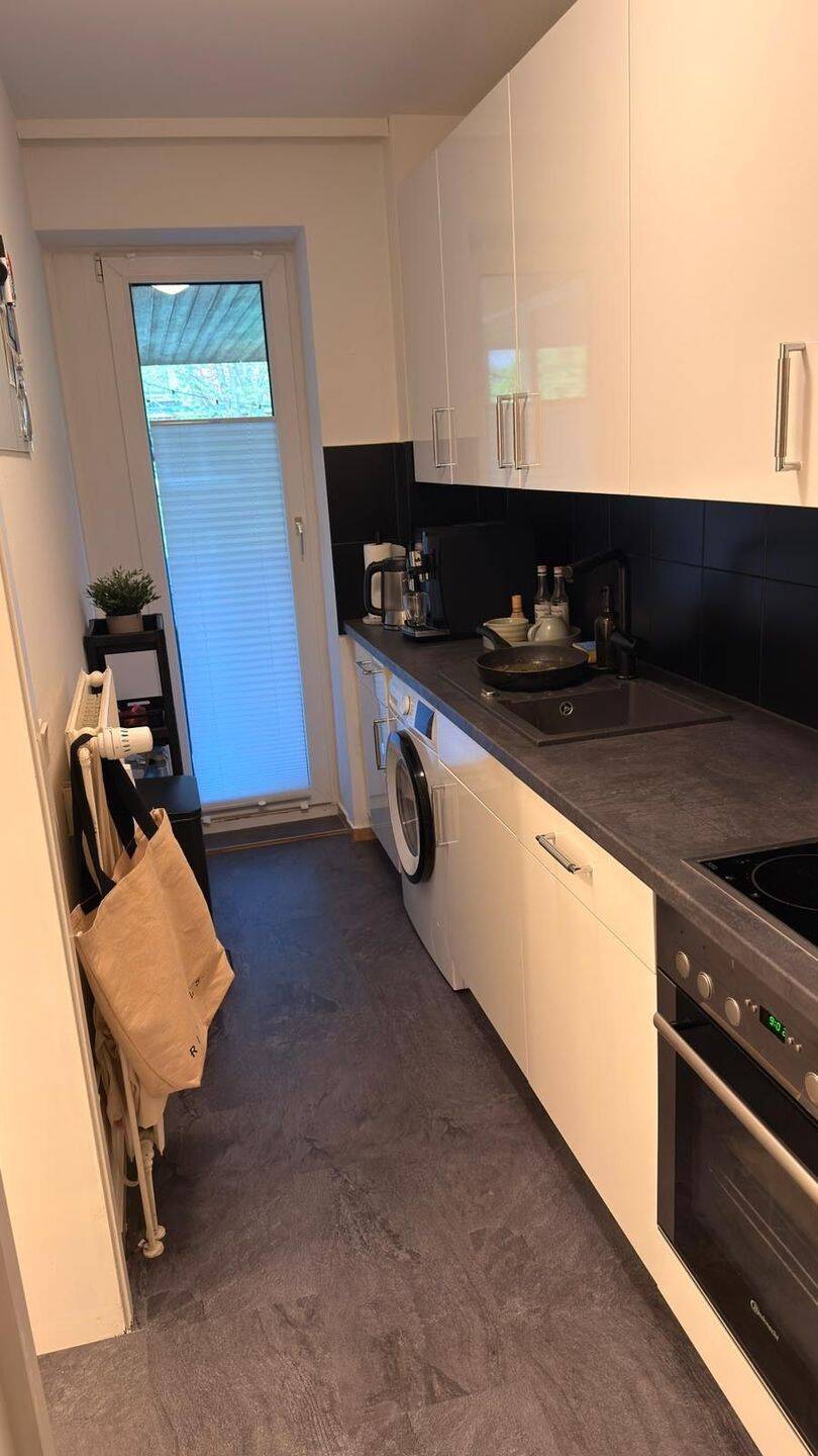 Gepflegte vermietete 2-Zimmer-Wohnung mit modernisiertem Bad, Balkon & Tiefgarage – Hamburg-Wandsbek – Hamburg – Vorschaubild 5