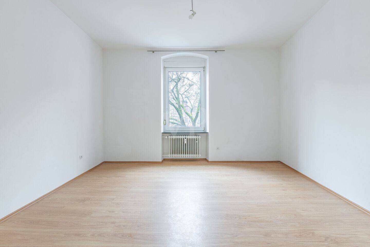 Stilvolle Altbauwohnung mit Flair und lichtdurchfluteten Lebensräumen – Karlsruhe – Vorschaubild 6