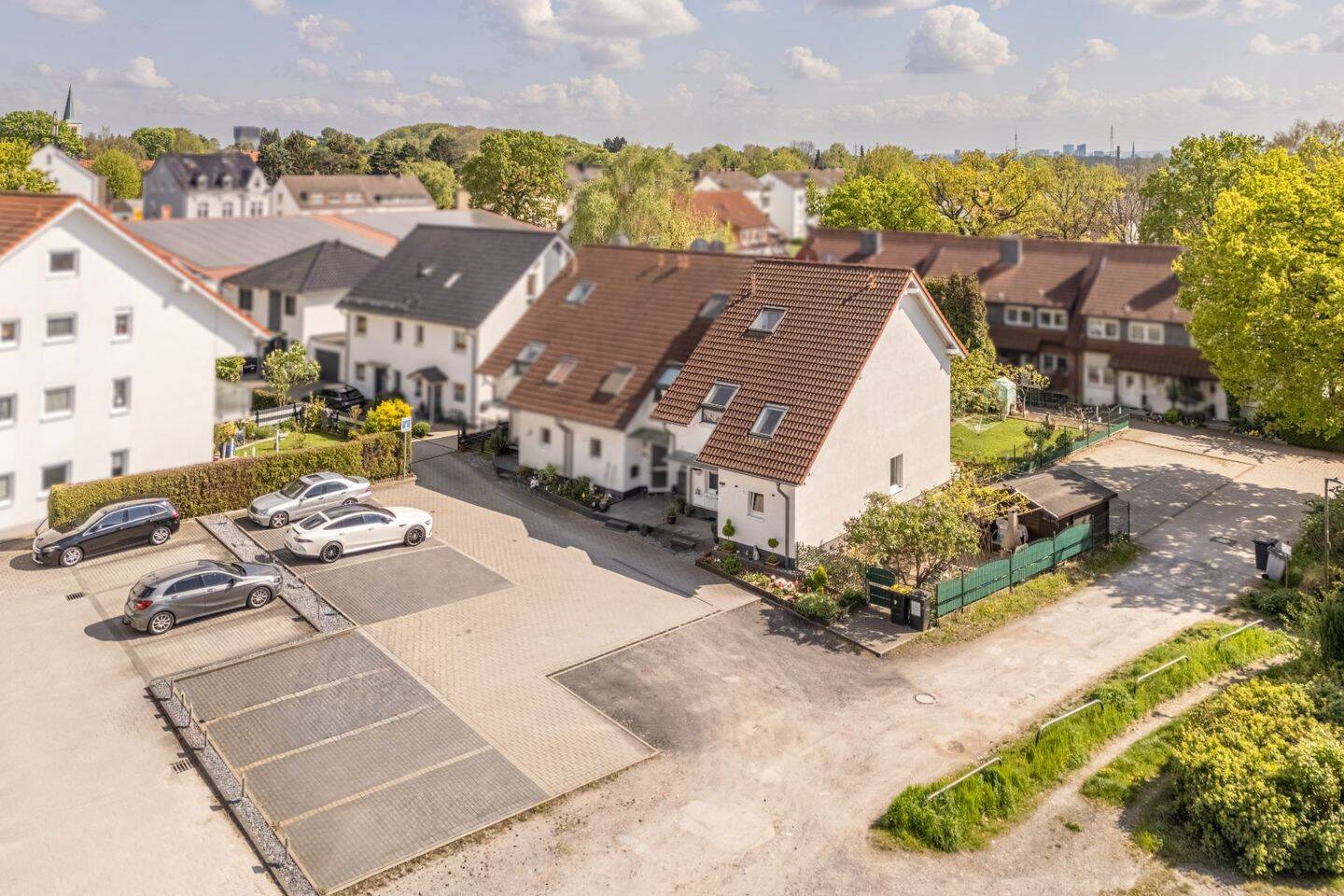 Perfekt für die Familie: Gehobenes Reiheneckhaus mit Südgarten in ruhiger Lage von Dortmund – Dortmund – Vorschaubild 2