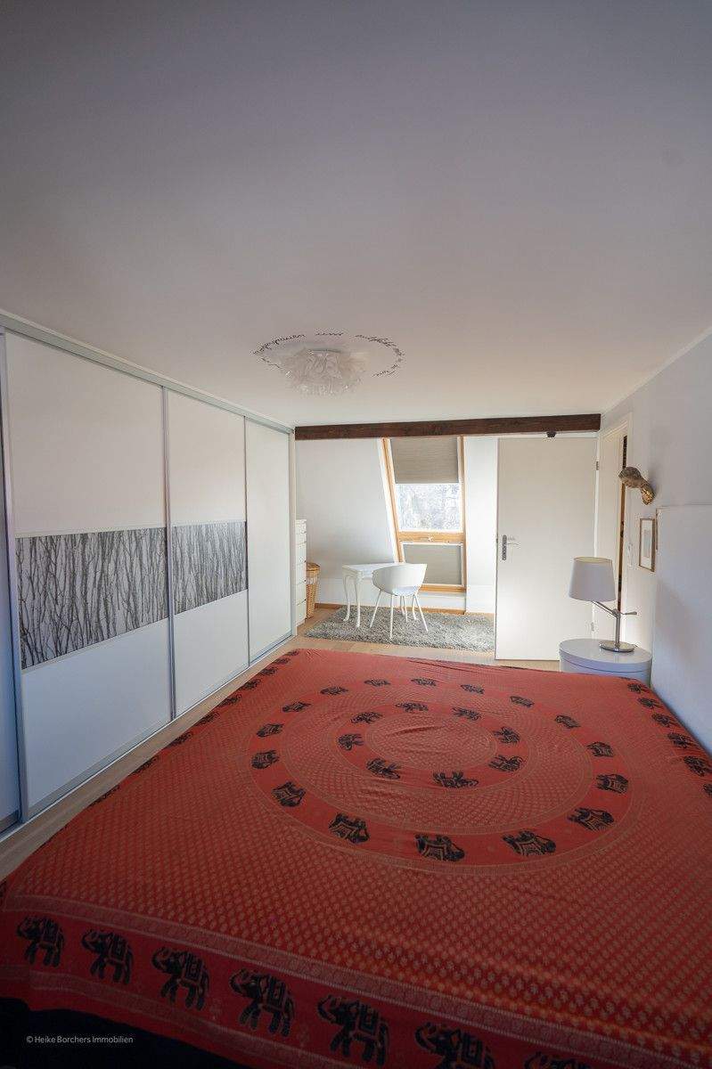 ***Heike Borchers Immobilien***Exklusives Familiendomizil mit Traumgarten, Wellnessoase & Kamin*** – Unterhaching – Vorschaubild 9