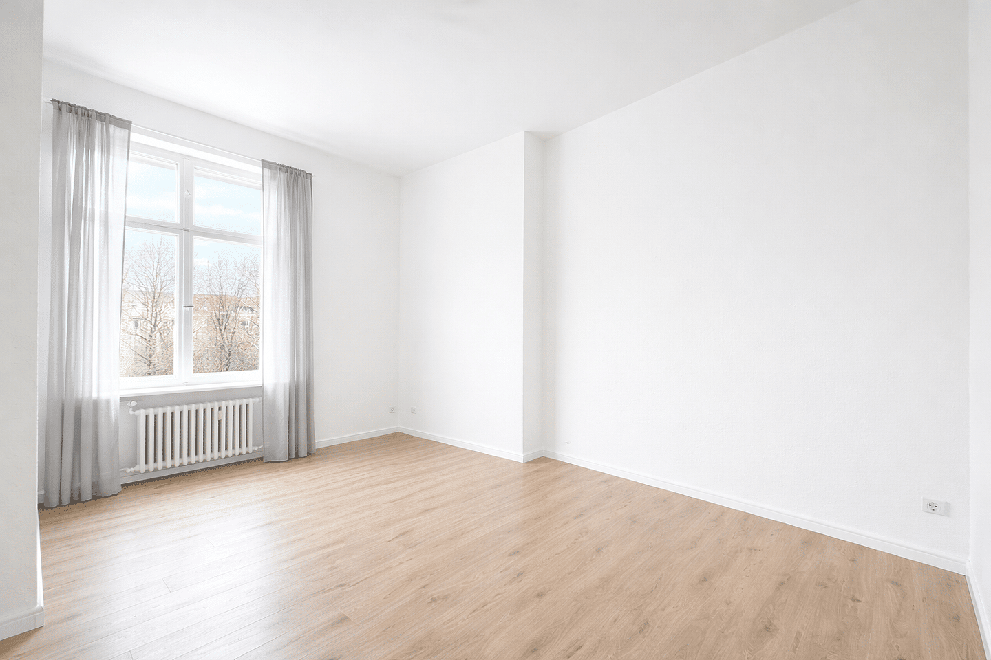 ?? Wohnen im Regenbogen-Kiez - Moderner 2-Zi Altbau-Traum mit EBK nahe Viktoria-Luise-Platz – Berlin – Vorschaubild 2