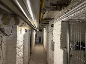 Gut vermietete 3-Zimmer-Wohnung im Henselmannbau, unweit dem Strausberger Platz ***Lift***Wannenbad*** – 10243 Berlin – Vorschaubild 3