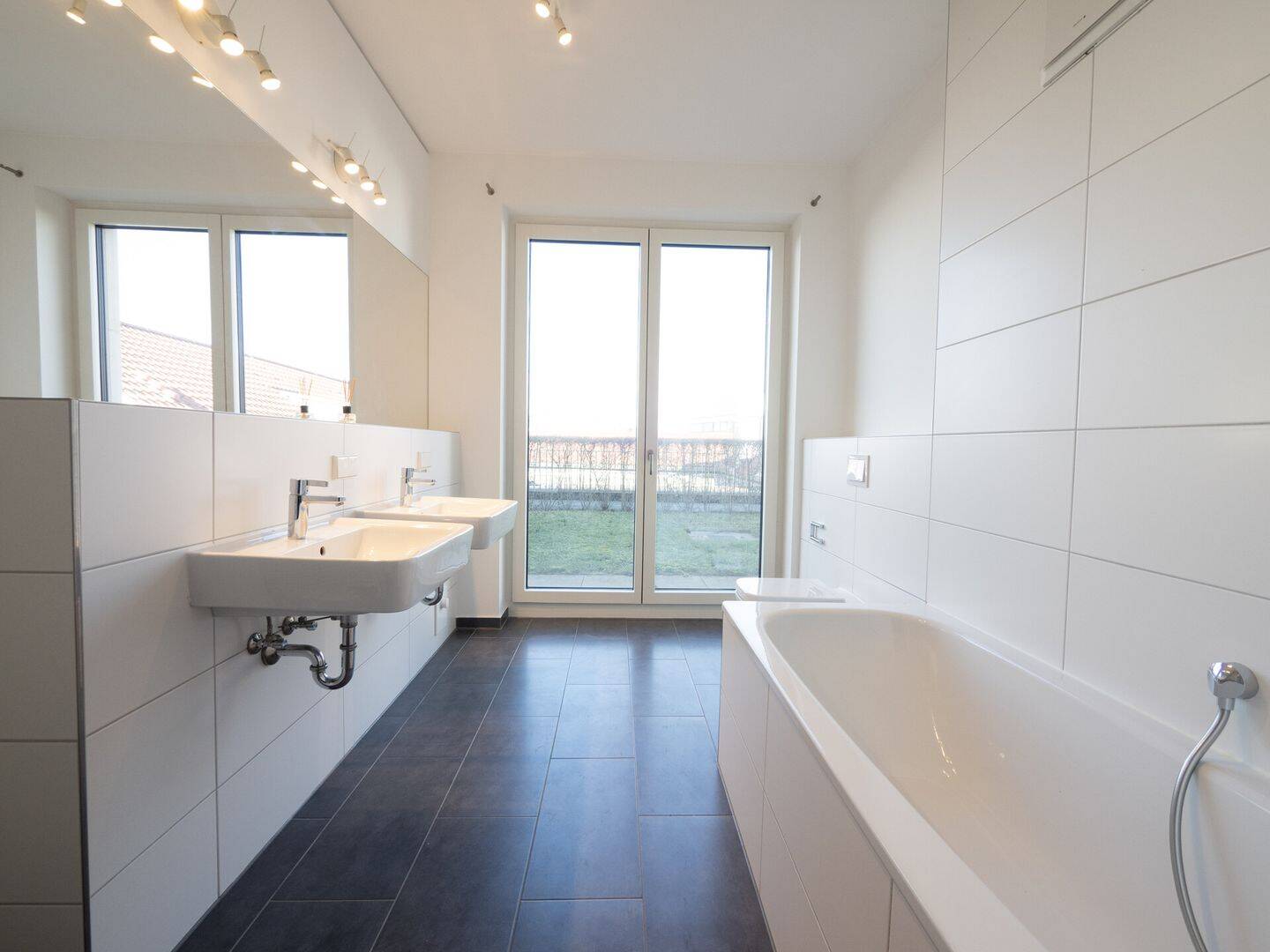 Großzügige, moderne 3-Zi.-Wohnung mit Terrasse im Gerber – Stuttgart – Vorschaubild 6