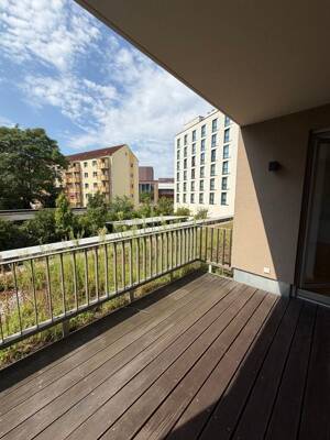 Geräumige 2-Zimmer-Wohnung mit Einbauküche, Balkon und Duschbad – 1067 Dresden – Vorschaubild 9