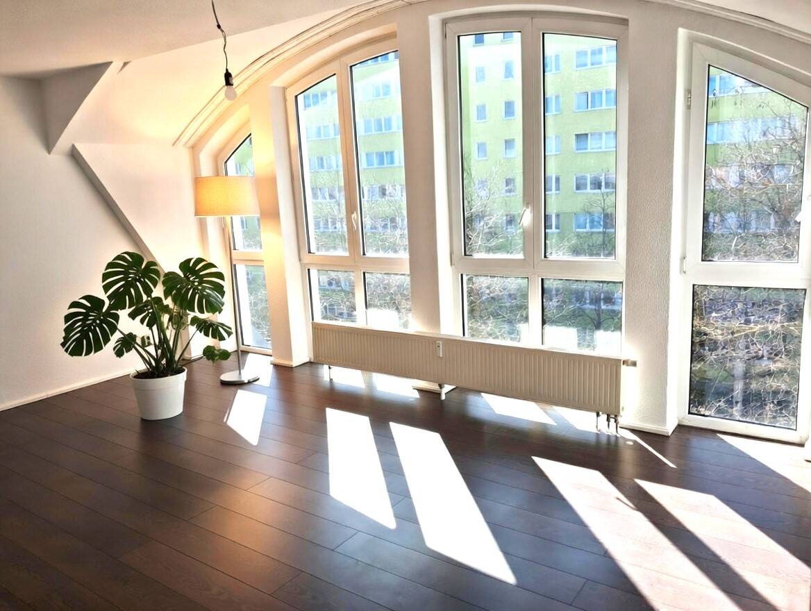 *ERSTBEZUG NACH SANIERUNG * SCHICKE 3-RAUM-WOHNUNG MIT BALKON, EINBAUKÜCHE UND STELLPLATZ – Magdeburg – Vorschaubild 5