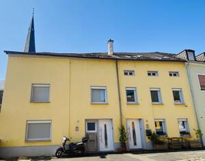 Große Wohnung zur Selbstnutzung & 3 Einheiten zur Vermietung in Euren!