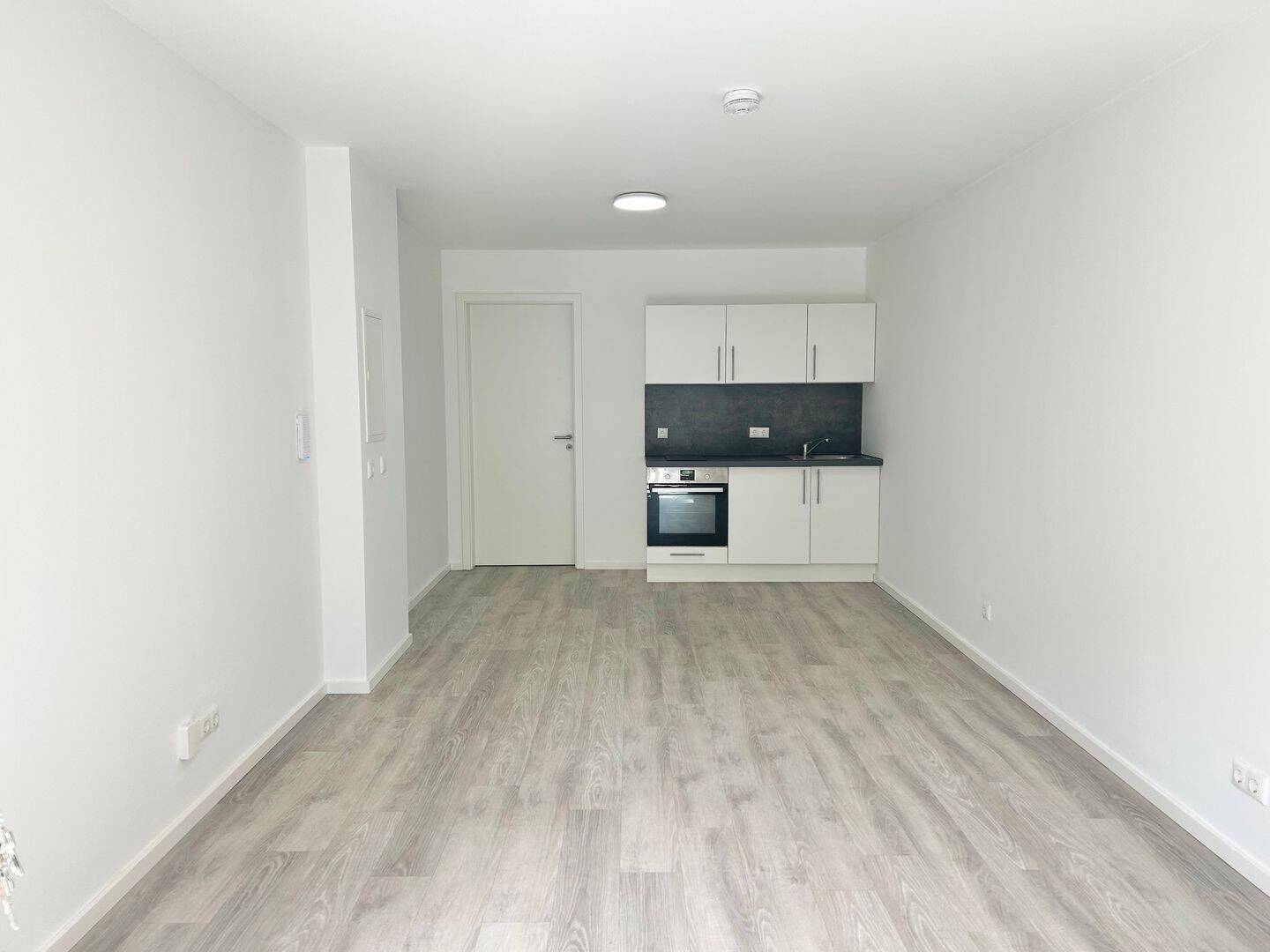 ***WOHLFÜHLOASE***TOP MODERNE 1 ZIMMER WOHNUNG EINBAUKÜCHE UND SONNENTERRASSE – Nürnberg – Vorschaubild 3