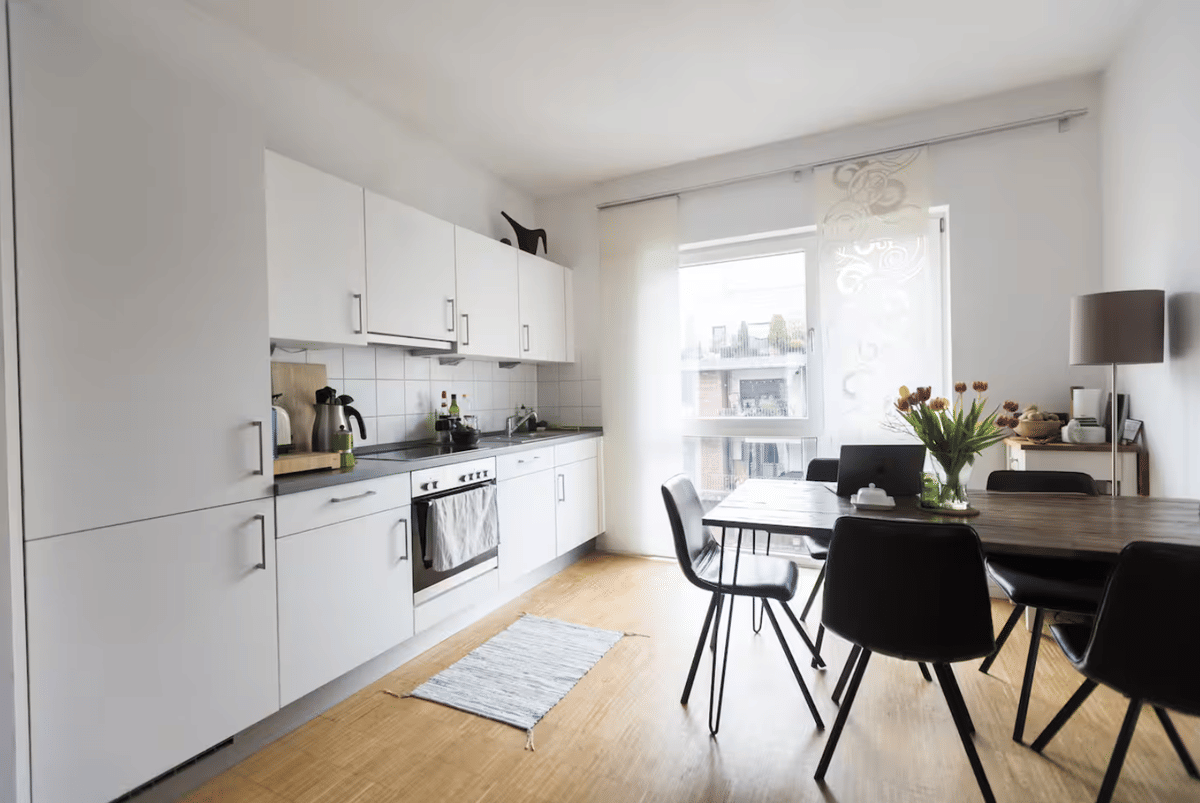 Zuhause mit zwei Zimmern und Balkon in St. Pauli – 20359 Hamburg – Bild 1 von 6