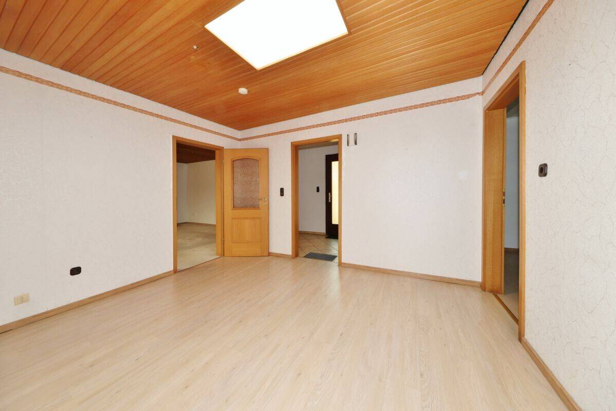 TT: Großzügig wohnen, individuell gestalten - Bungalow mit Stil und Potenzial! – Wilhelmshaven – Vorschaubild 7