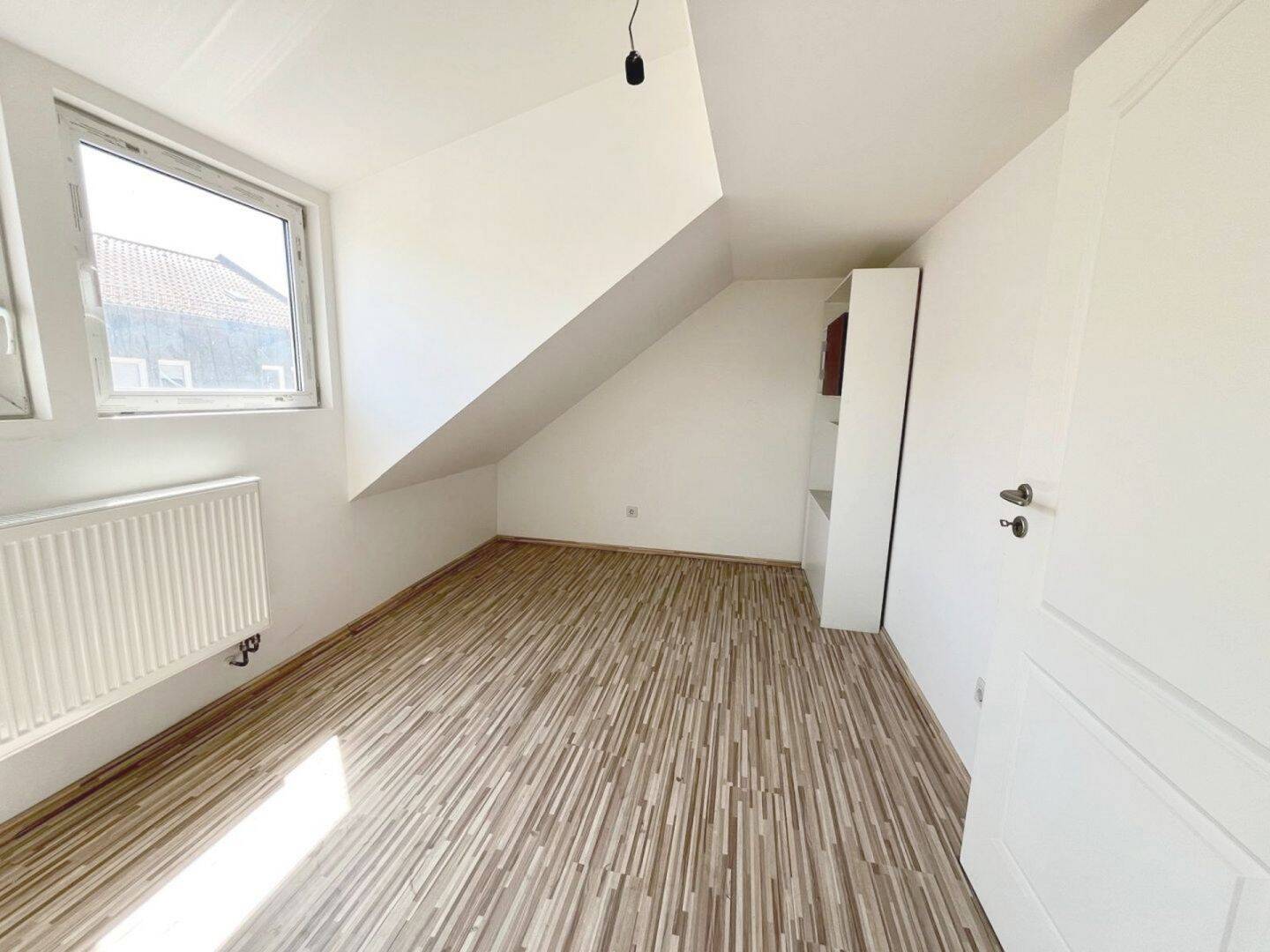 Handwerker aufgepasst: Dachboden zum Ausbau einer 3-Zimmer-Wohnung in Nürnberg-Gostenhof – Nürnberg – Vorschaubild 3