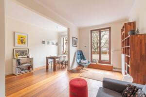 Altbau, Charme, Lage! Helle 3-Zimmer-Wohnung im Winterhude – 22299 Hamburg – Vorschaubild 2