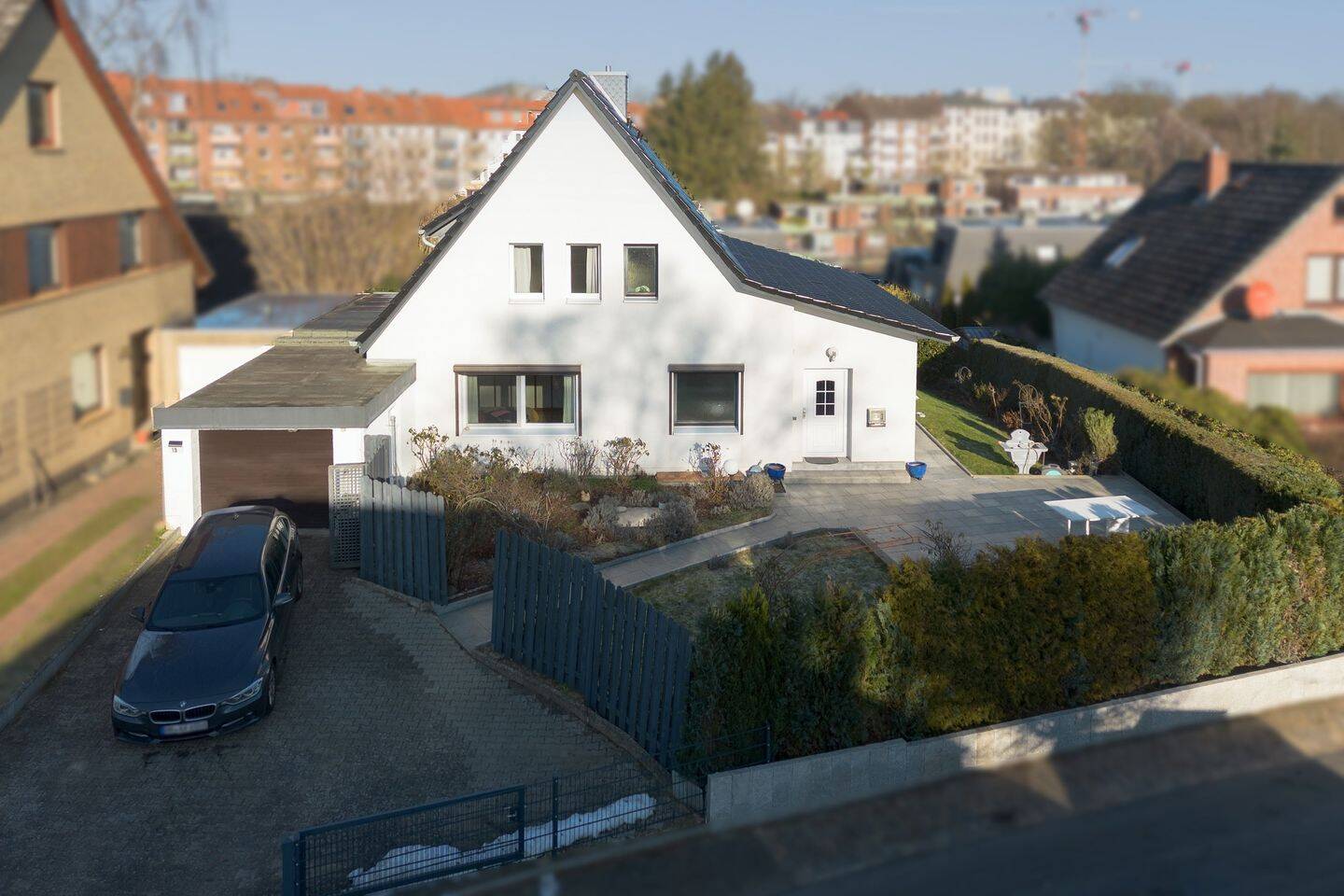Modernisiert & großzügig - Einfamilienhaus mit Garten und Garage in ruhiger Lage von Harburg