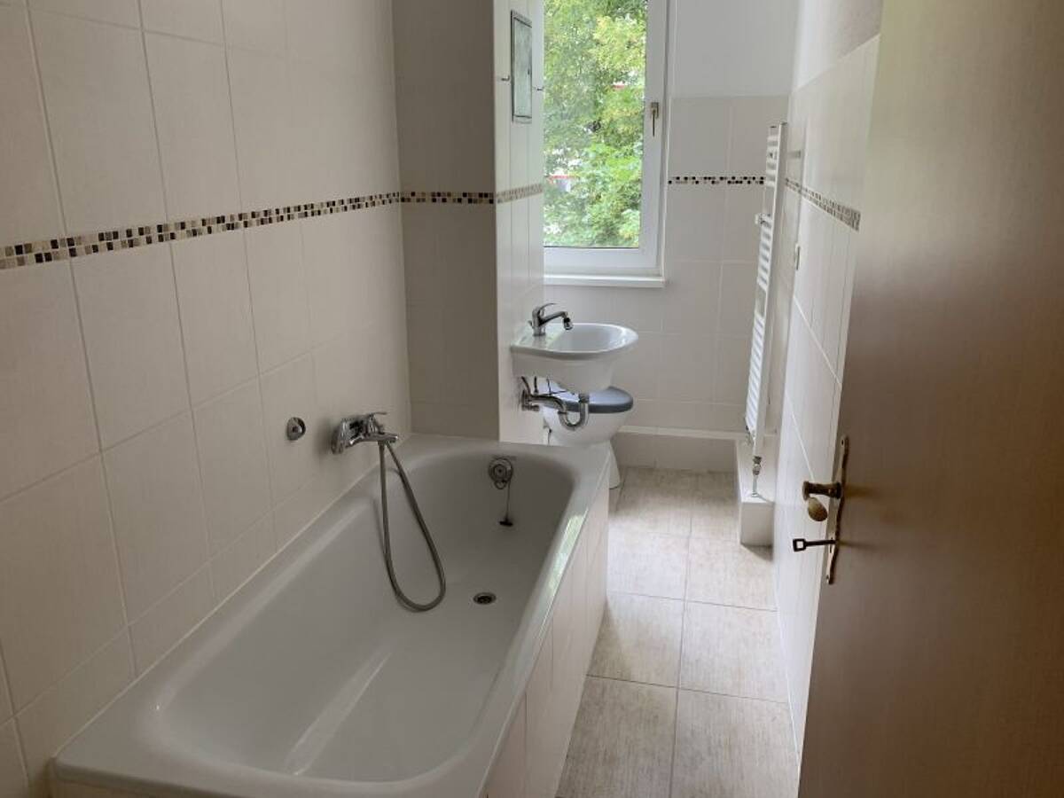 Stadtfeld Ost- 2 Raum-Wohnung Erstbezug nach Sanierung – 39108 Magdeburg – Bild 1 von 9