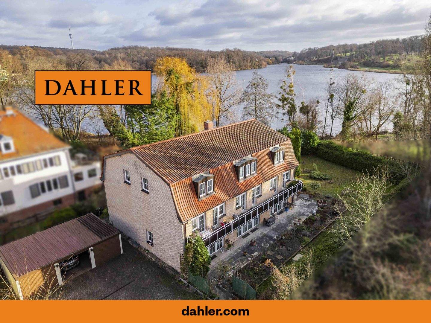 Stilvolles Reihenendhaus mit großem Garten an der Glienicker Lake - Verkauf mit Wohnrecht – Potsdam – Bild 1 von 9