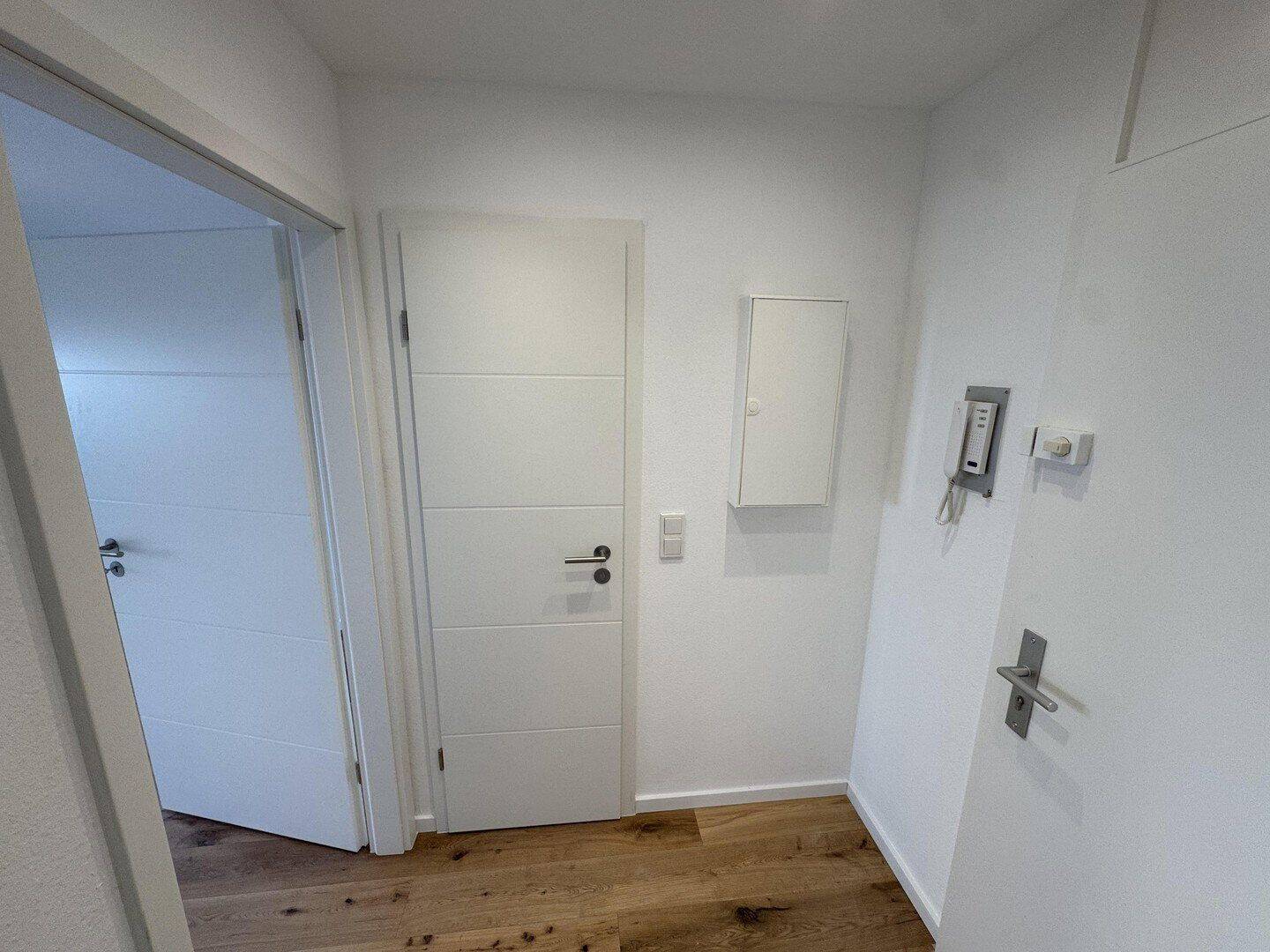 Mitten in Köln: Hochwertig kernsanierte Wohnung mit eigenem Parkplatz – Köln – Vorschaubild 4