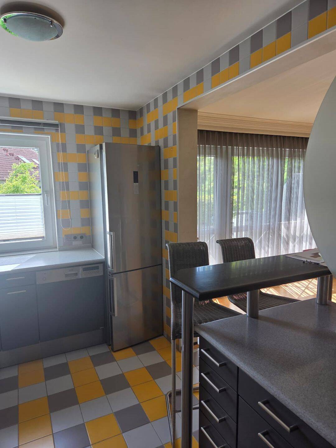 Attraktive 105-qm-Wohnung in ruhiger Lage mit hervorragender Anbindung in Nürnberg – Nürnberg – Vorschaubild 9