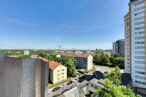 +++ 8.OG mit Fernblick & Süd/Ost-Balkon - bequemes Wohnen - ÖPNV & Geschäfte vor der Tür - sanierungsbedürftig +++ – 70437 Stuttgart – Vorschaubild 3