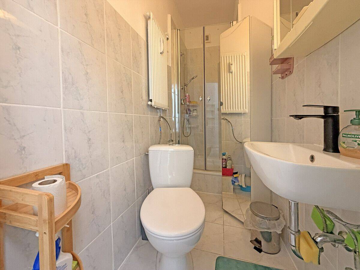 Charmante Altbauwohnung mit Balkon – Hamburg – Vorschaubild 7
