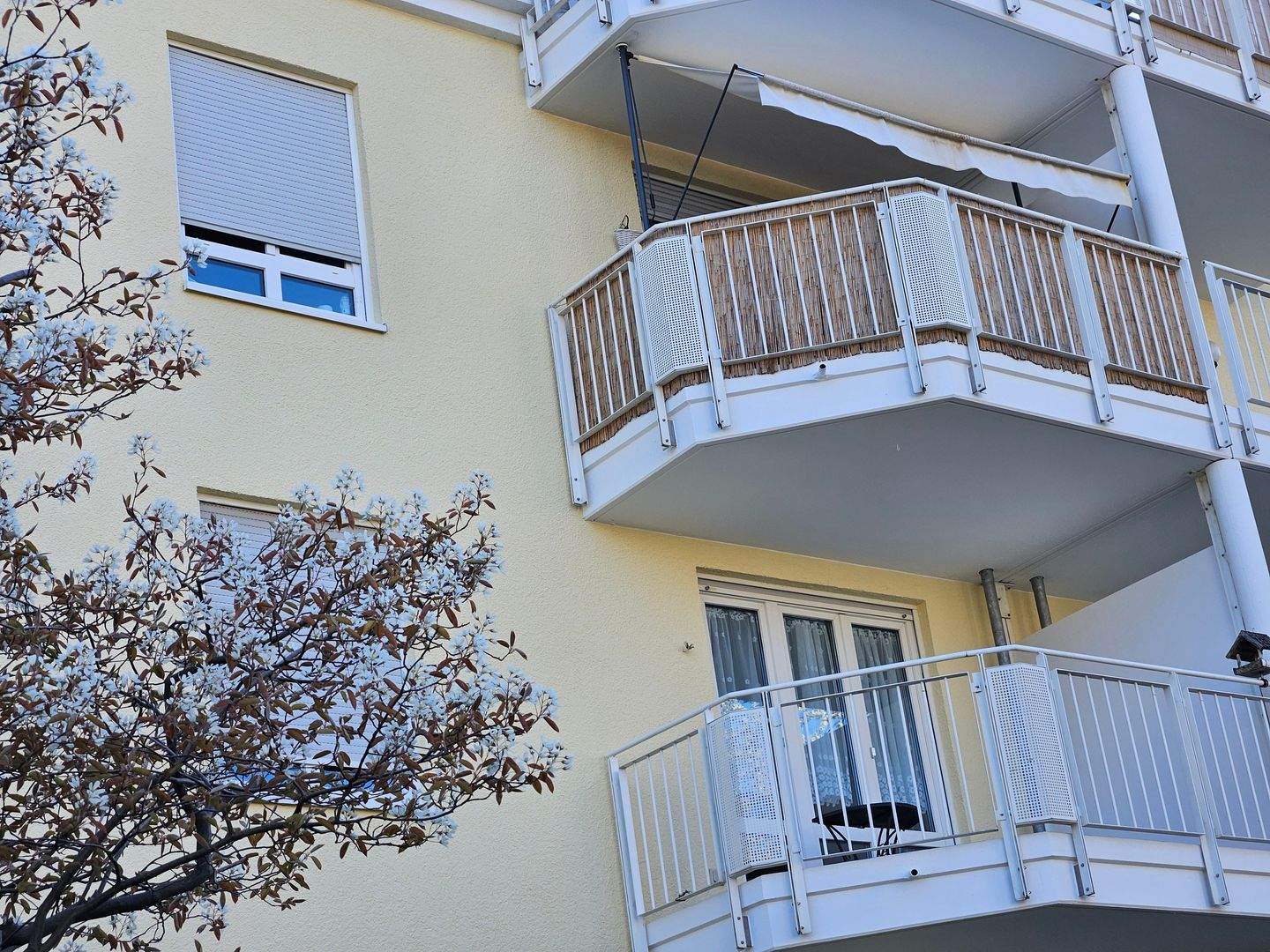 Bereits vermietet: Kleine 2 Zimmer-Wohnung. Kochnische. Balkon. Tiefgaragen-Stellplatz – Dresden – Vorschaubild 2