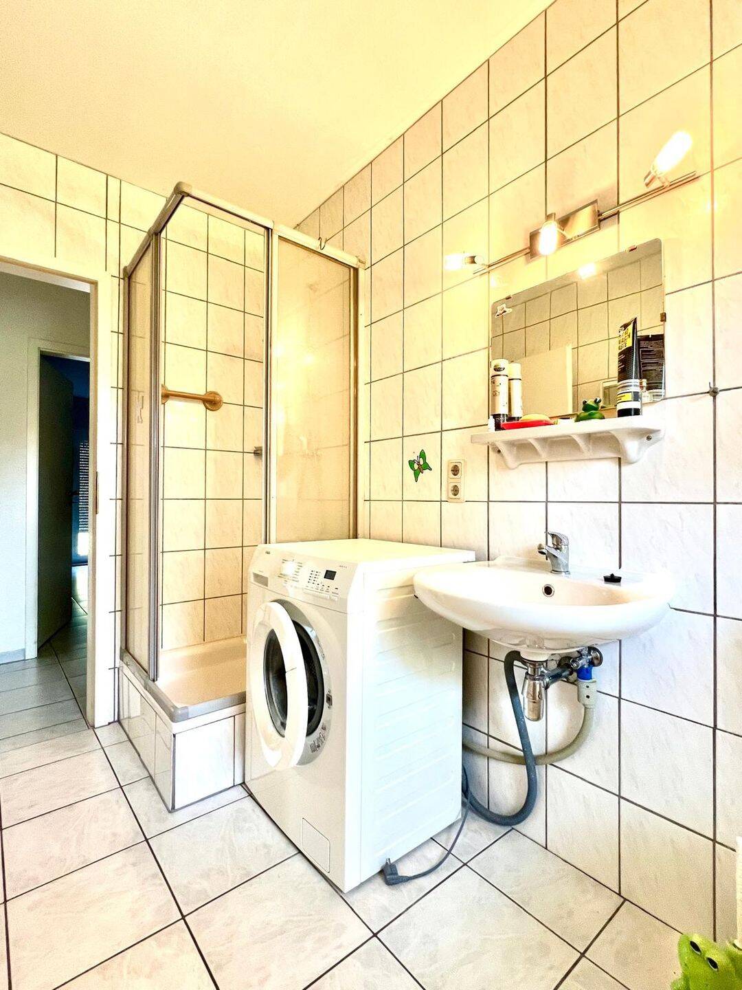 Gepflegtes Einfamilienhaus mit Terrasse, Doppelgarage und 700 M² wunderschönem Grundstück in Vacha-Oberzella – Vacha – Vorschaubild 3