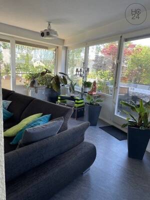 Lichtdurchflutete, möblierte 3 Zimmerwohnung in Neu-Ulm/Pfuhl