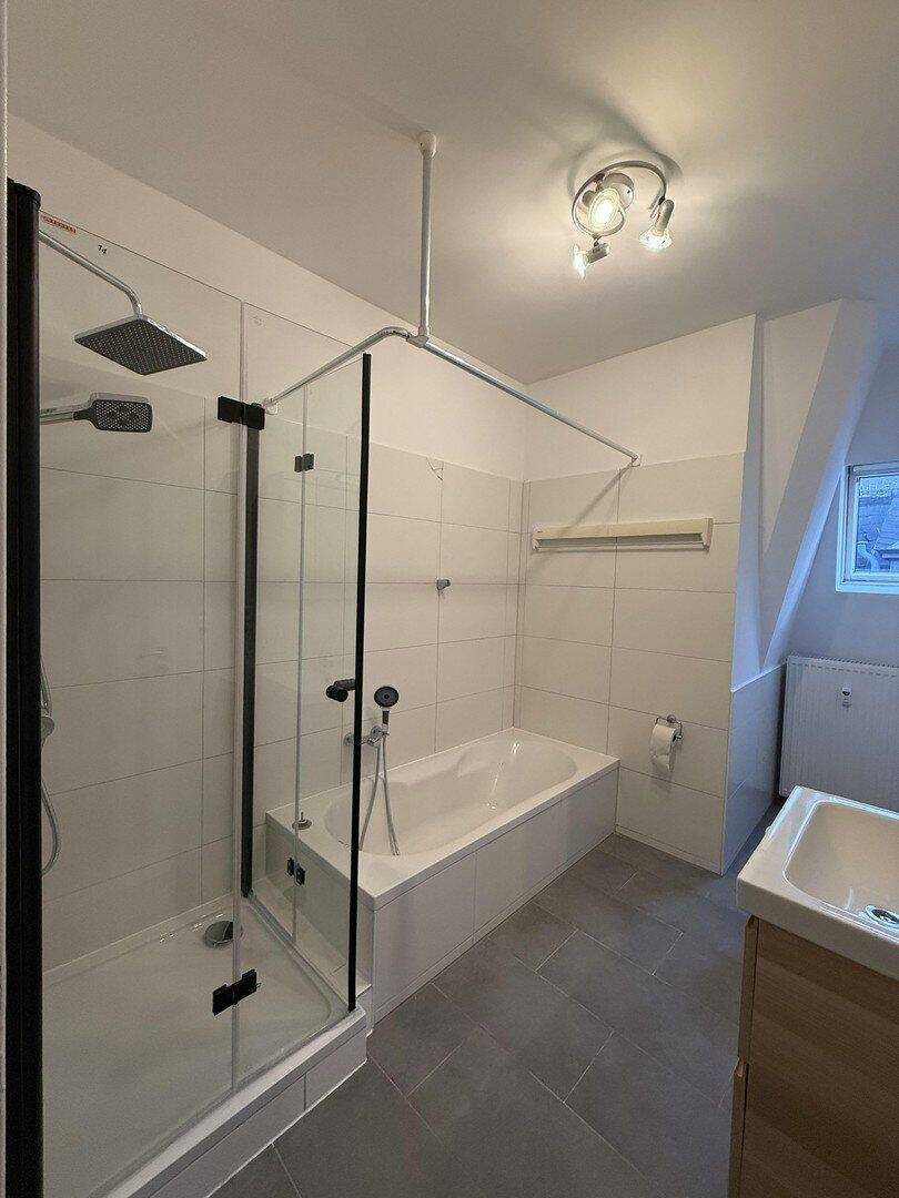 Charmante 3-Zimmer-Wohnung in ruhiger Jugendstilvilla - frisch Renoviert, neue Einbauküche – Bad Nauheim – Vorschaubild 4